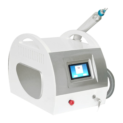 Mini machine portable pour éliminer les tatouages Nd Yag Q Laser commuté pour salon de beauté