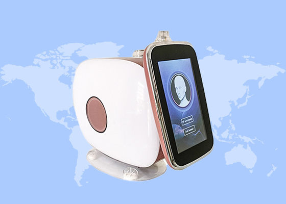 Bon prix dispositif froid du marteau rf Microneedling de 2in1 Microneedle pour la peau serrant le retrait de ride en ligne